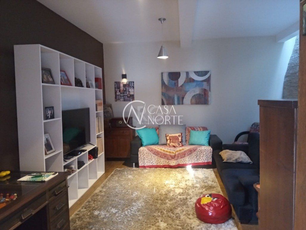 Casa à venda com 3 quartos, 140m², 2 suítes, 1 vaga, Rua Jair de Moura Calixto no bairro Ipanema em Porto Alegre