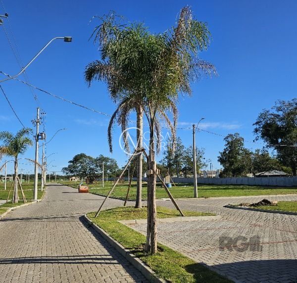 Terreno à venda  com 154m², Avenida Juca Batista no bairro Hípica em Porto Alegre