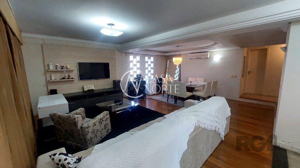 Casa à venda com 4 quartos, 227m², 2 suítes, 3 vagas, Avenida Coronel Pedro Augusto Bittencourt no bairro Espírito Santo em Porto Alegre