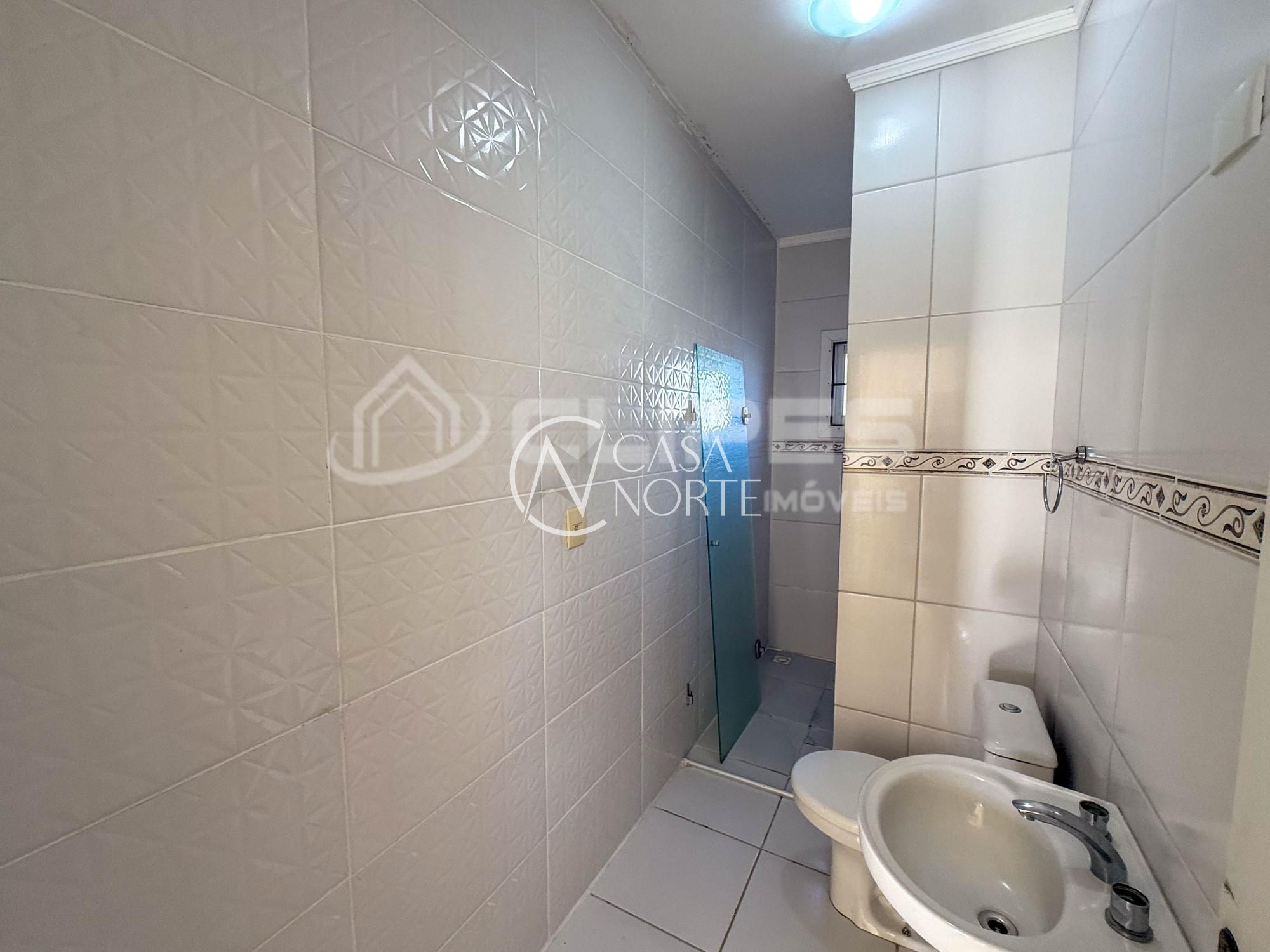 Sobrado à venda com 3 quartos, 140m², 1 suíte, 2 vagas, Rua Alexandre de Gusmão no bairro Hípica em Porto Alegre