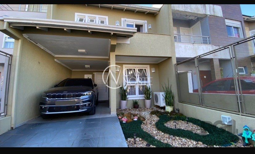 Casa à venda com 3 quartos, 138m², 1 suíte, 2 vagas, Rua Wilson Conceição Bona no bairro Hípica em Porto Alegre