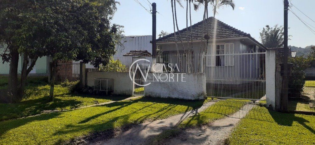 Casa à venda com 2 quartos, 97m², 3 vagas, Rua Amarante de Freitas Guimaraes no bairro Belém Novo em Porto Alegre