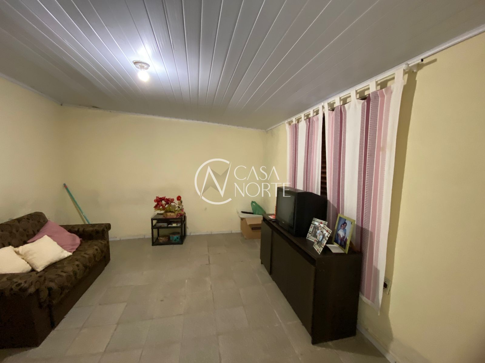 Apartamento à venda com 2 quartos, 2 vagas, Rua Romeu de Vasconcellos Rosa no bairro Cavalhada em Porto Alegre