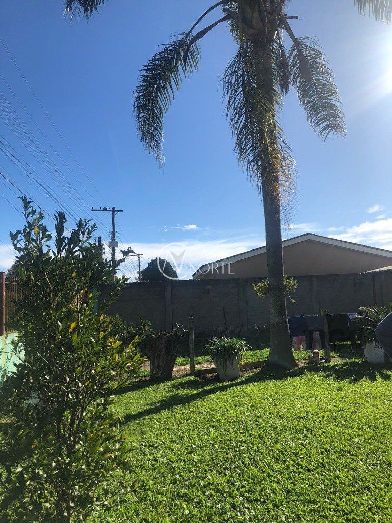 Casa à venda com 3 quartos, 600m², 1 suíte, 2 vagas, Rua Ipe-Rosa no bairro Restinga em Porto Alegre