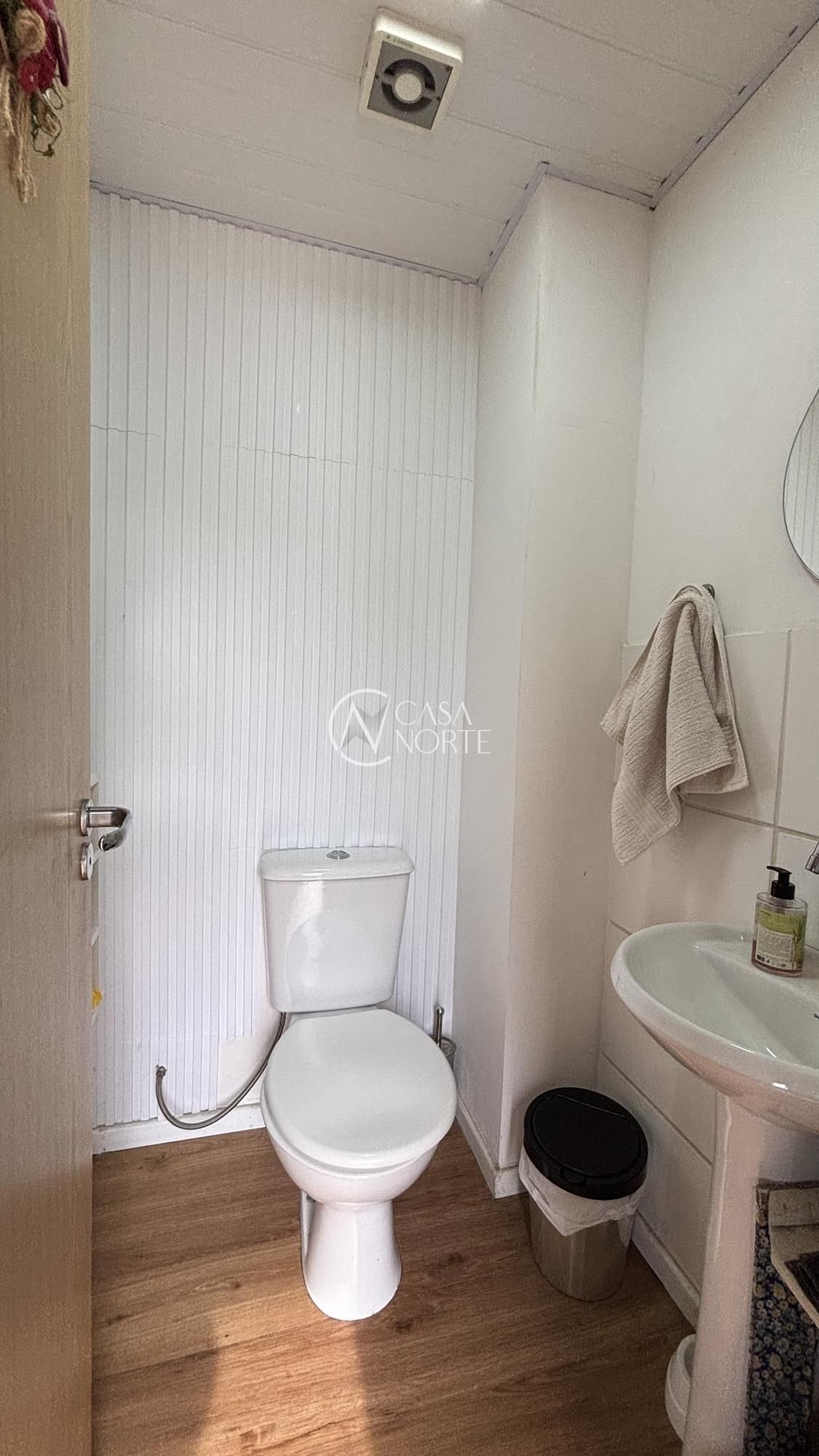 Casa de Condomínio à venda com 3 quartos, 146m², 1 suíte, 2 vagas, Avenida Edgar Pires de Castro no bairro Hípica em Porto Alegre