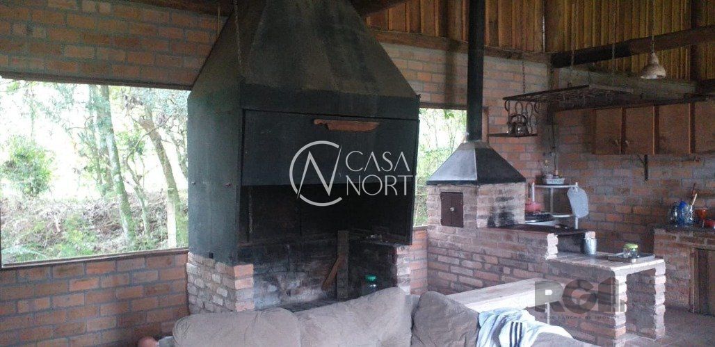 Sítio à venda com 3 quartos, 250m², 1 suíte, 2 vagas, Beco da Vitoria no bairro Boa Vista do Sul em Porto Alegre