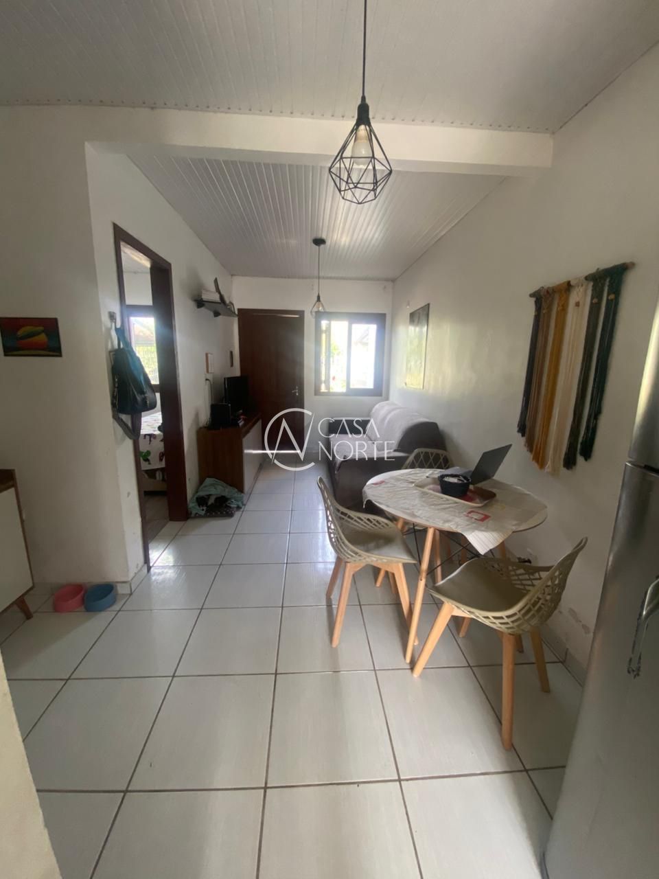 Casa à venda com 2 quartos, 42m², 2 vagas, Rua Ernani Behs no bairro Hípica em Porto Alegre