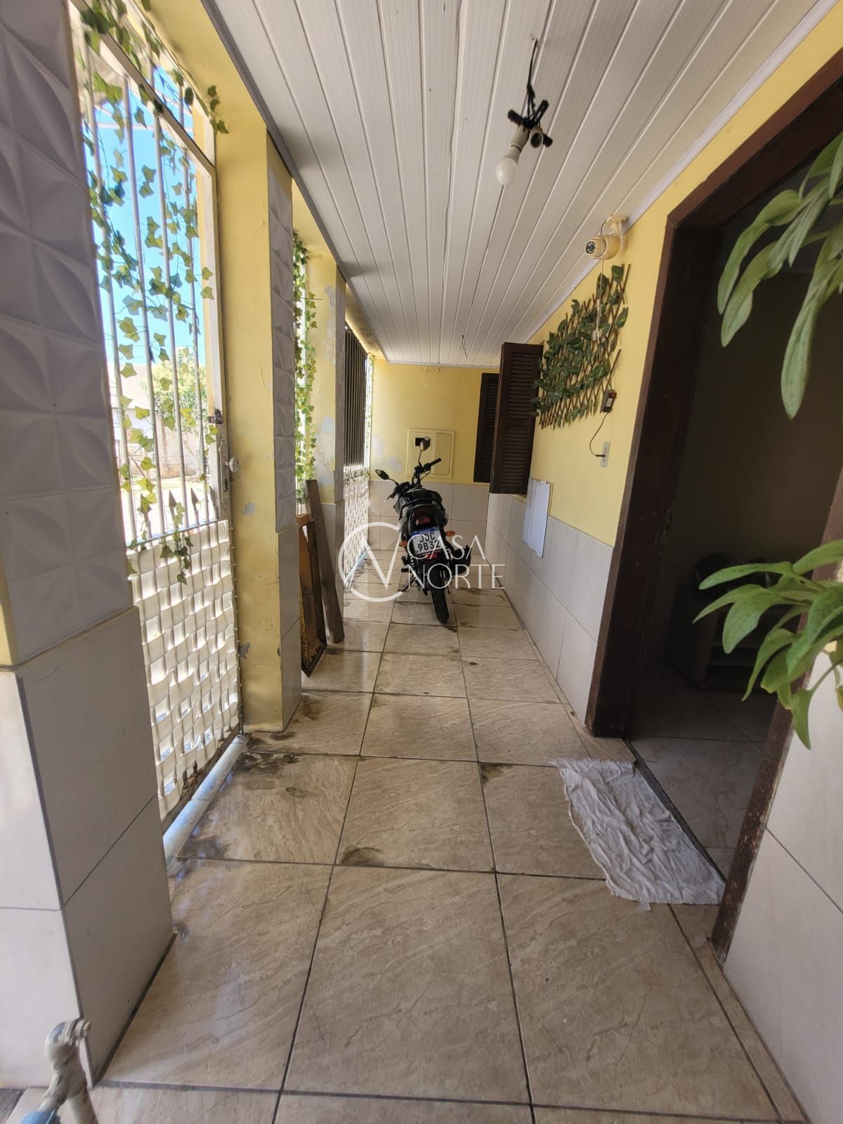 Casa à venda com 3 quartos, 160m², 1 suíte, 1 vaga, Rua Hortência Gomes de Barros no bairro Restinga em Porto Alegre