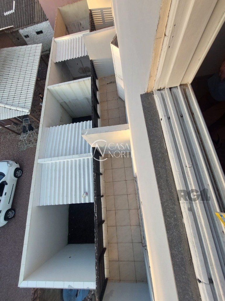 Sobrado à venda com 3 quartos, 140m², 1 vaga, Rua Enfermeiro Ventura no bairro Vila Nova em Porto Alegre