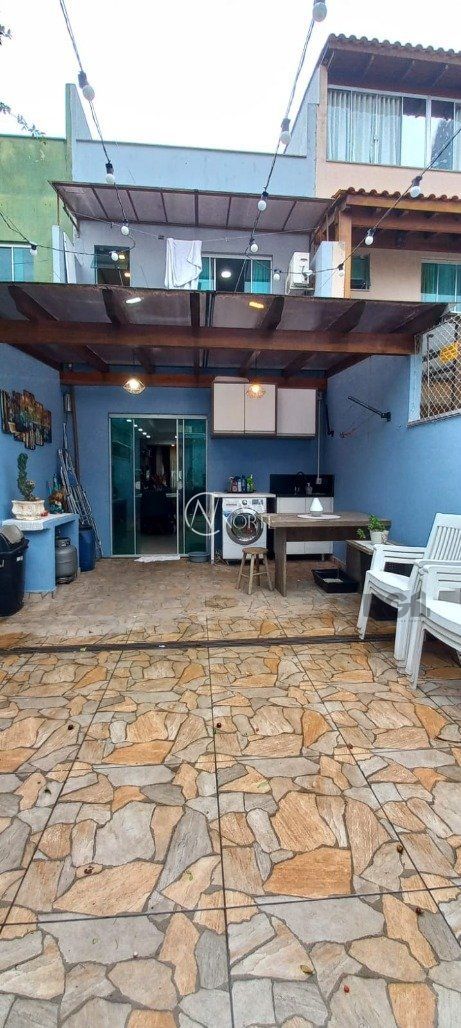 Casa à venda com 2 quartos, 83m², 2 suítes, 1 vaga, Rua Doutor Claudio Walter Ferreira da Silva no bairro Guarujá em Porto Alegre