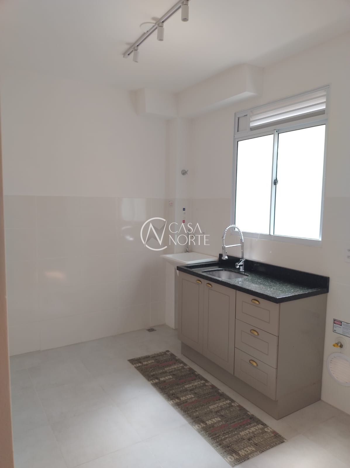 Apartamento à venda com 2 quartos, 40m², 1 vaga, Rua Sete Mil e Oito no bairro Restinga em Porto Alegre