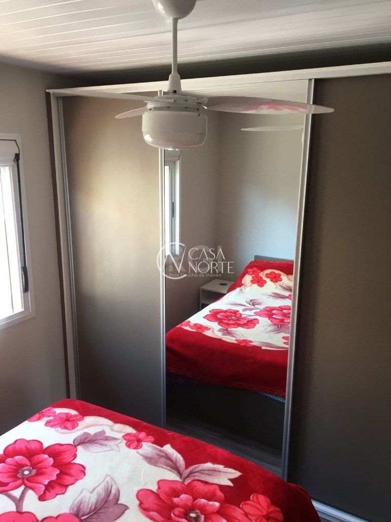 Casa de Condomínio à venda com 2 quartos, 54m², 2 vagas, Estrada Costa Gama no bairro Restinga em Porto Alegre