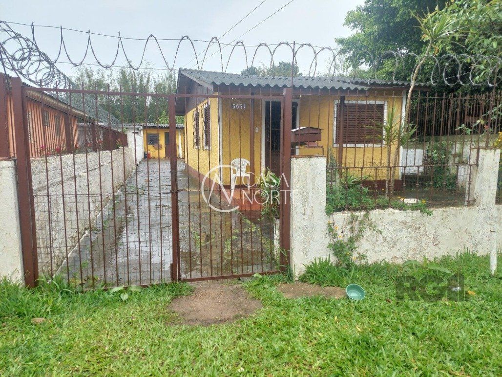 Casa à venda com 2 quartos, 110m², 2 vagas, Avenida Juca Batista no bairro Hípica em Porto Alegre