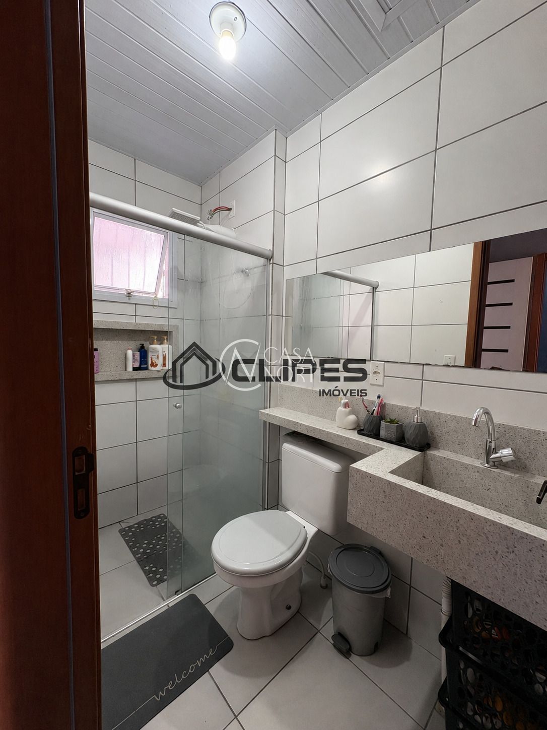 Casa à venda com 2 quartos, 40m², 2 vagas, Rua Clóvis Stenzel no bairro Restinga em Porto Alegre