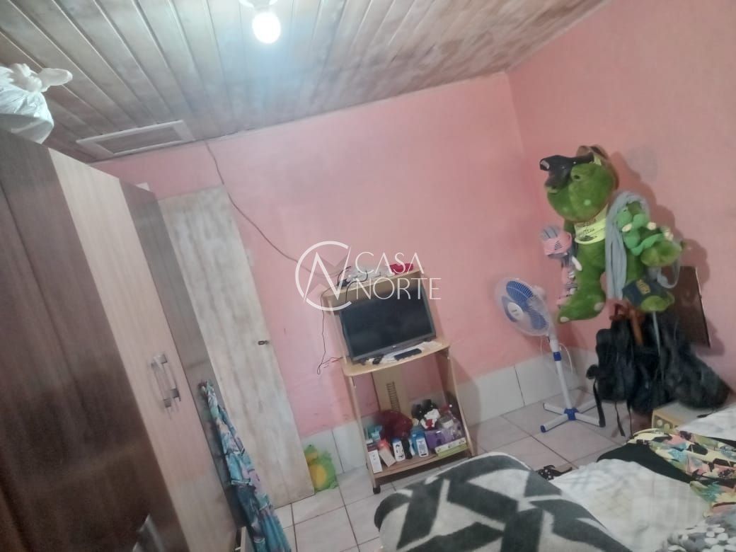 Casa à venda com 4 quartos, 199m², 2 vagas, Avenida Martinica no bairro Restinga em Porto Alegre