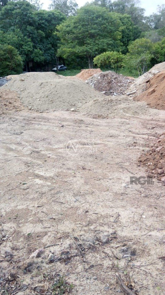 Terreno à venda  com 1360m², Rua Dona Mariana no bairro Restinga em Porto Alegre