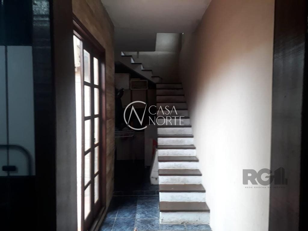 Casa à venda com 3 quartos, 180m², 1 suíte, 2 vagas, Rua Germano Bonow Filho no bairro Hípica em Porto Alegre