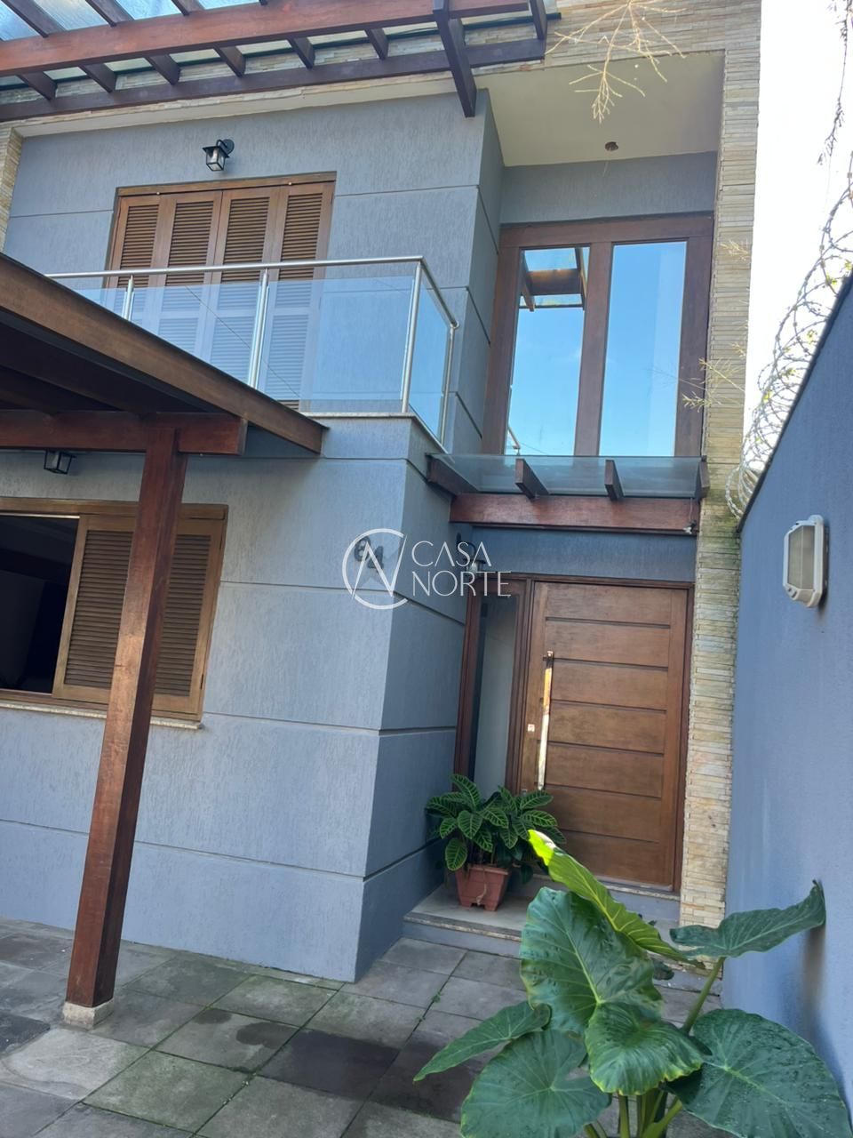 Sobrado à venda com 3 quartos, 159m², 1 suíte, Rua Paulo Stuart Wright no bairro Hípica em Porto Alegre