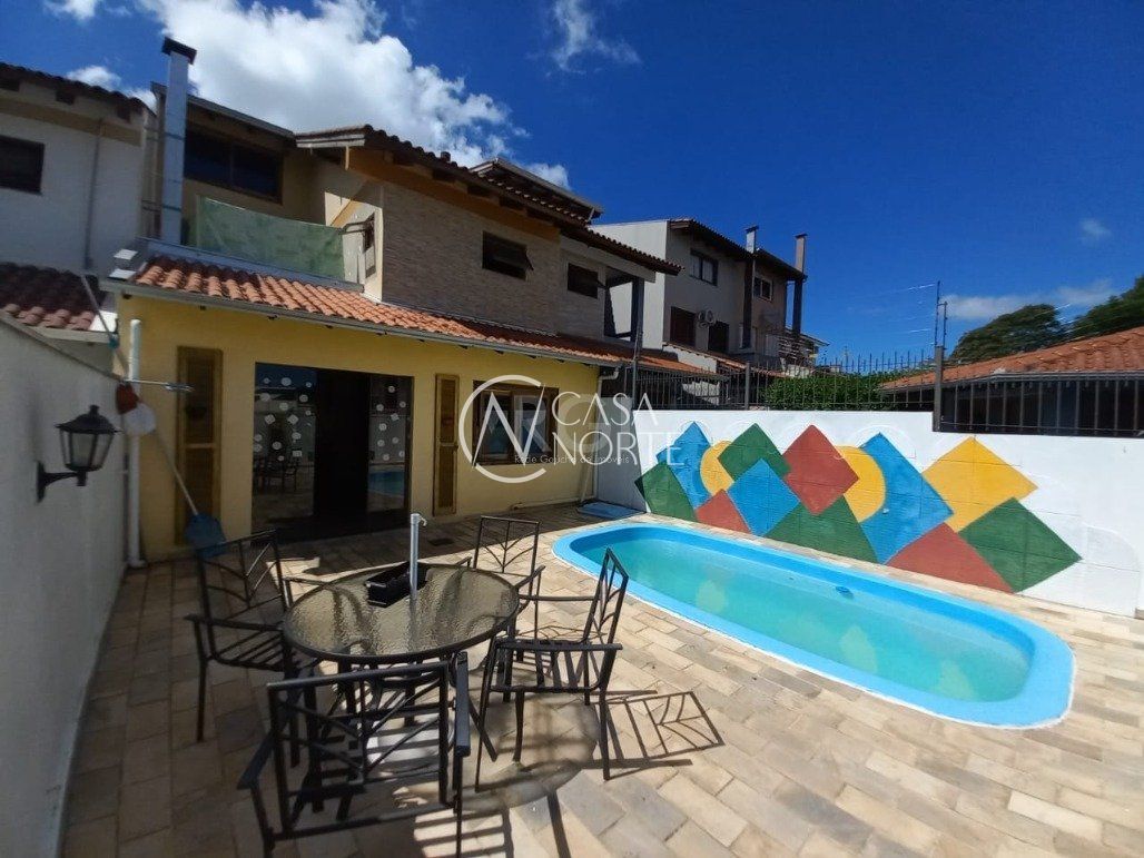 Casa à venda com 4 quartos, 188m², 1 suíte, 2 vagas, Rua Professor Antônio José Remiao no bairro Espírito Santo em Porto Alegre