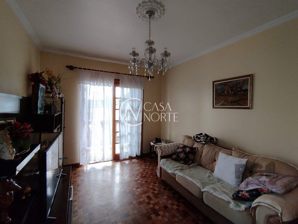 Casa à venda com 3 quartos, 360m², 1 suíte, 2 vagas, Avenida Santo Dias da Silva no bairro Lomba do Pinheiro em Porto Alegre