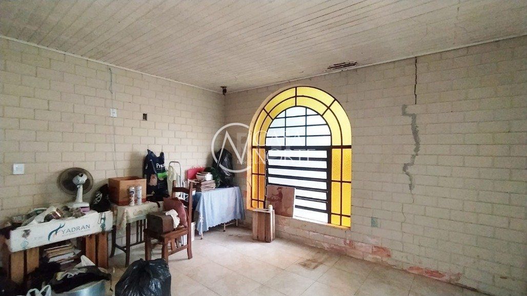 Casa à venda com 3 quartos, 200m², 1 suíte, 3 vagas, Rua Jacipuia no bairro Guarujá em Porto Alegre