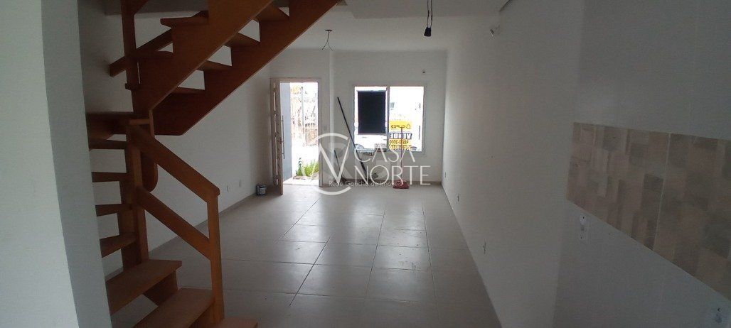 Sobrado à venda com 2 quartos, 96m², Rua Joel Iuchno no bairro Restinga em Porto Alegre