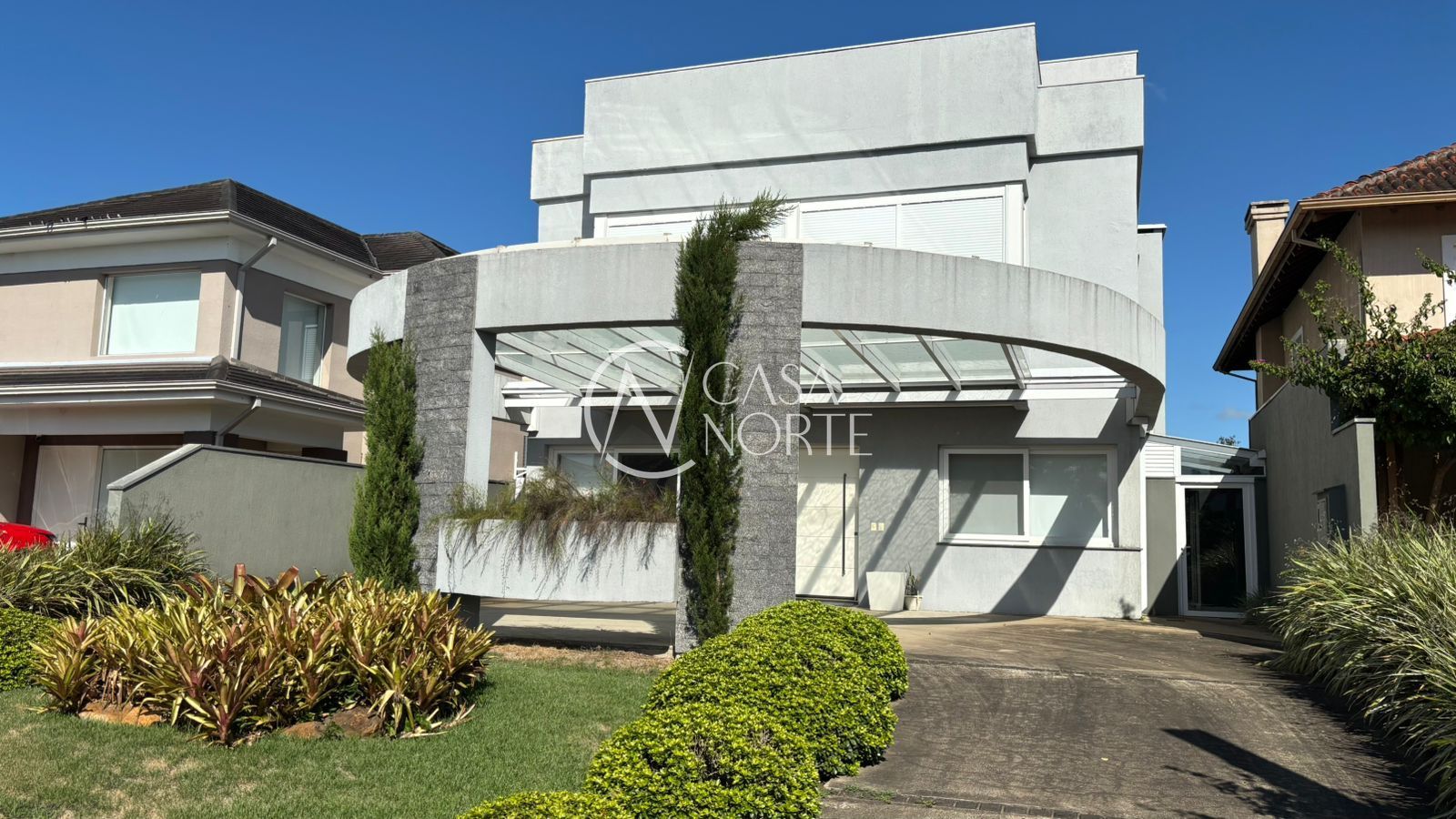 Casa à venda com 5 quartos, 299m², 5 suítes, 4 vagas, Juca Batista no bairro Belém Novo em Porto Alegre