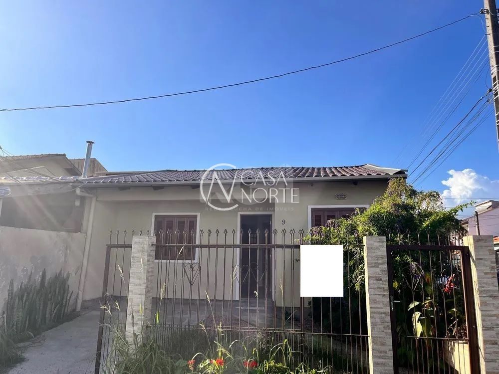 Casa à venda com 2 quartos, 58m², 2 vagas, Rua Elmo Born no bairro Hípica em Porto Alegre