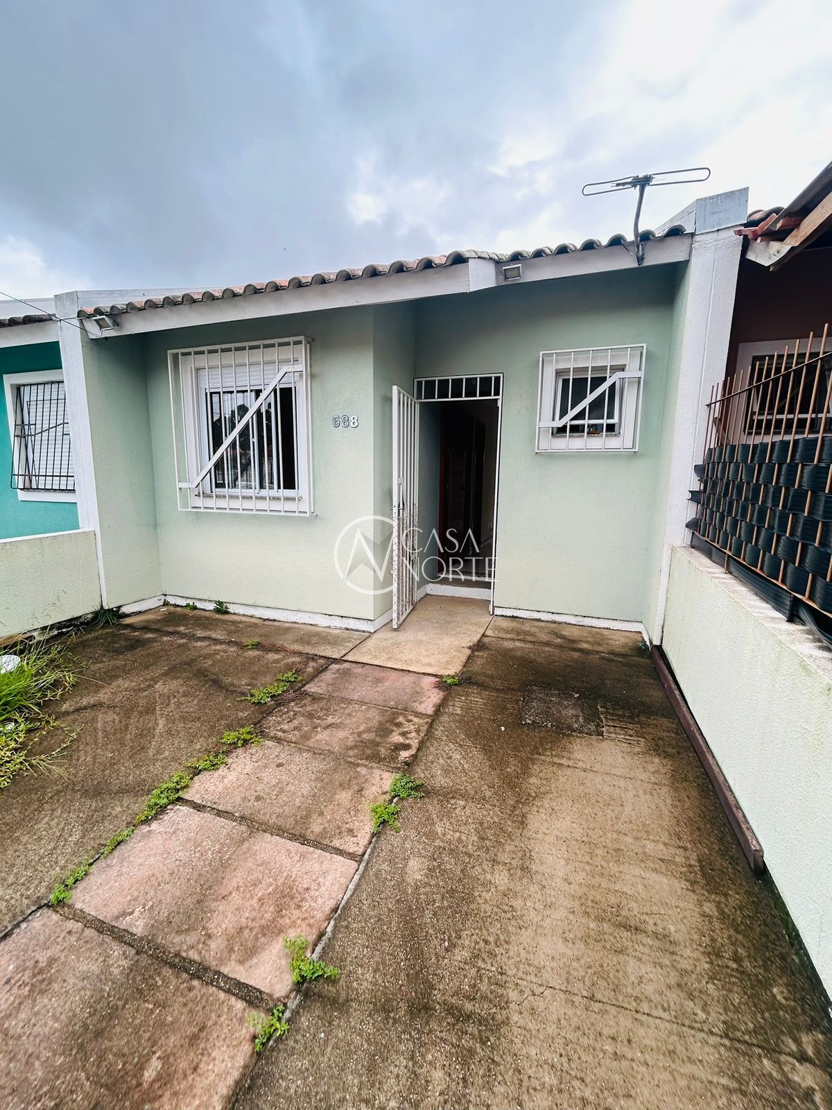 Casa à venda com 2 quartos, 38m², 2 vagas, Rua Coronel Dastro Dutra no bairro Restinga em Porto Alegre