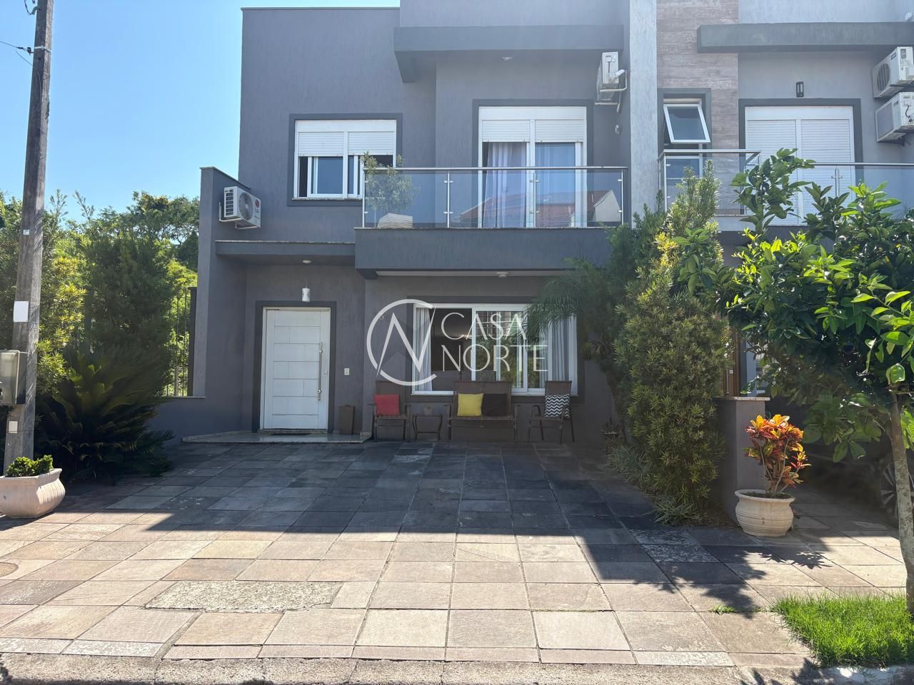 Casa à venda com 3 quartos, 136m², 1 suíte, 2 vagas, Rua Canísio Binsfeld no bairro Hípica em Porto Alegre