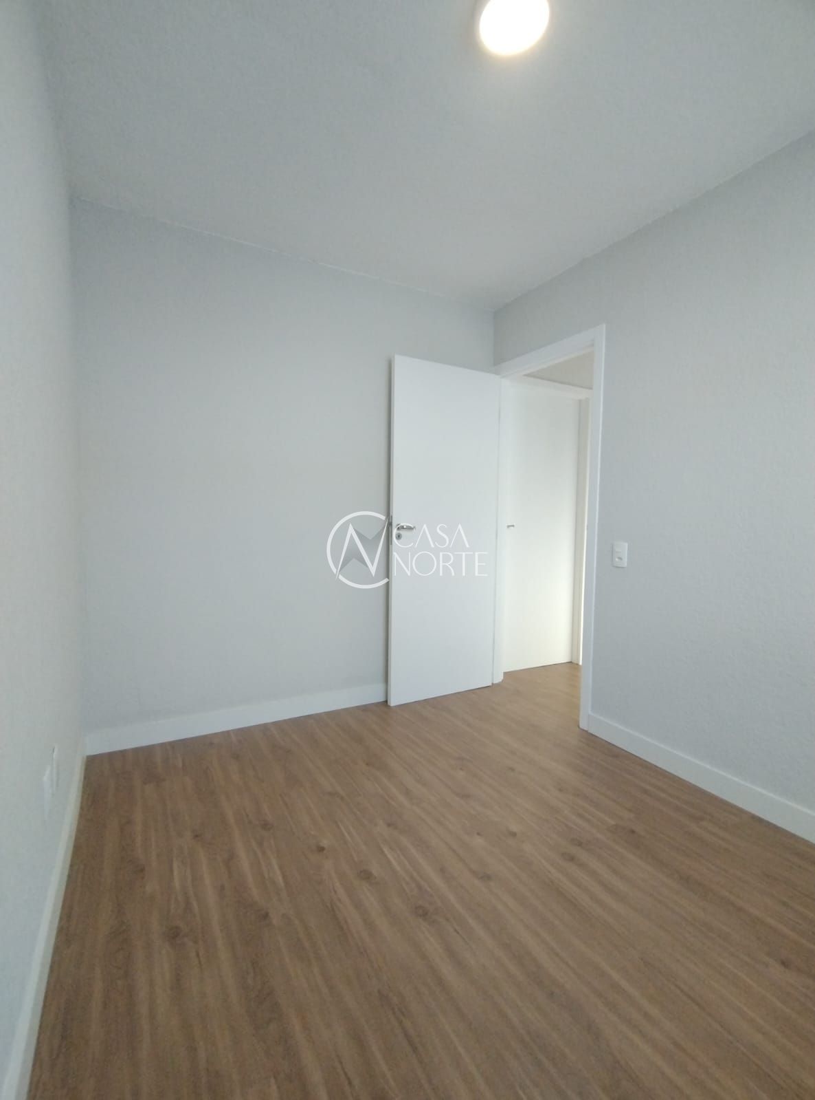 Apartamento à venda com 2 quartos, 42m², 1 vaga, Rua Sabino Pereira Nunes no bairro Restinga em Porto Alegre