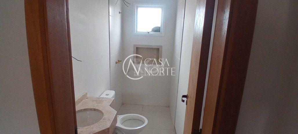 Sobrado à venda com 2 quartos, 96m², Rua Joel Iuchno no bairro Restinga em Porto Alegre