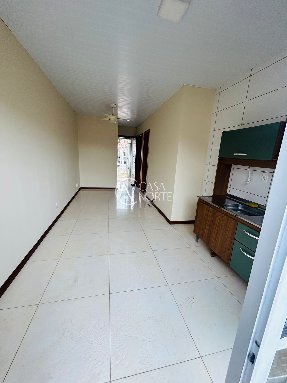 Casa à venda com 2 quartos, 38m², 2 vagas, Rua Coronel Dastro Dutra no bairro Restinga em Porto Alegre