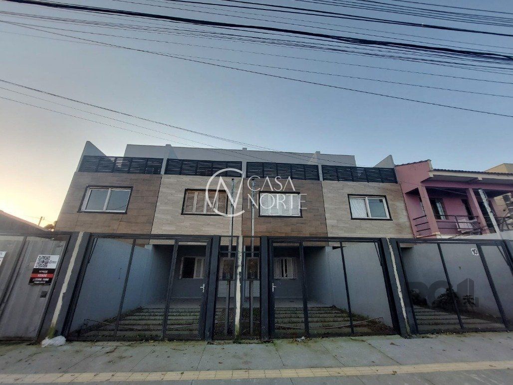 Sobrado à venda com 3 quartos, 140m², 1 vaga, Rua Enfermeiro Ventura no bairro Vila Nova em Porto Alegre