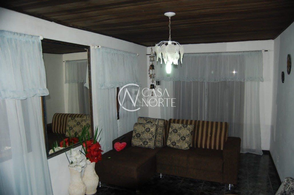 Casa à venda com 2 quartos, 95m², 1 suíte, 2 vagas, Rua das Nogueiras no bairro Ponta Grossa em Porto Alegre