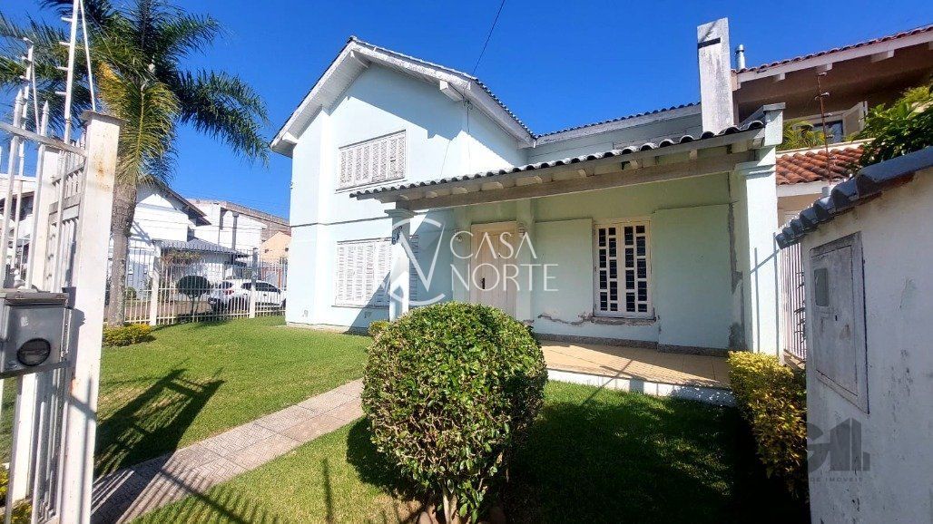 Casa à venda com 4 quartos, 227m², 2 suítes, 3 vagas, Avenida Coronel Pedro Augusto Bittencourt no bairro Espírito Santo em Porto Alegre