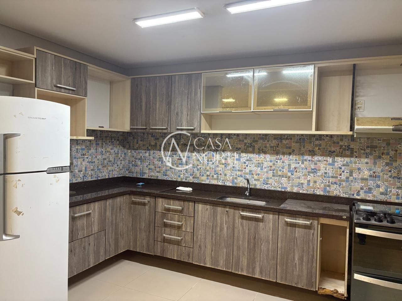 Sobrado à venda com 3 quartos, 170m², 1 suíte, 2 vagas, Rua Ivo Walter Kern no bairro Hípica em Porto Alegre