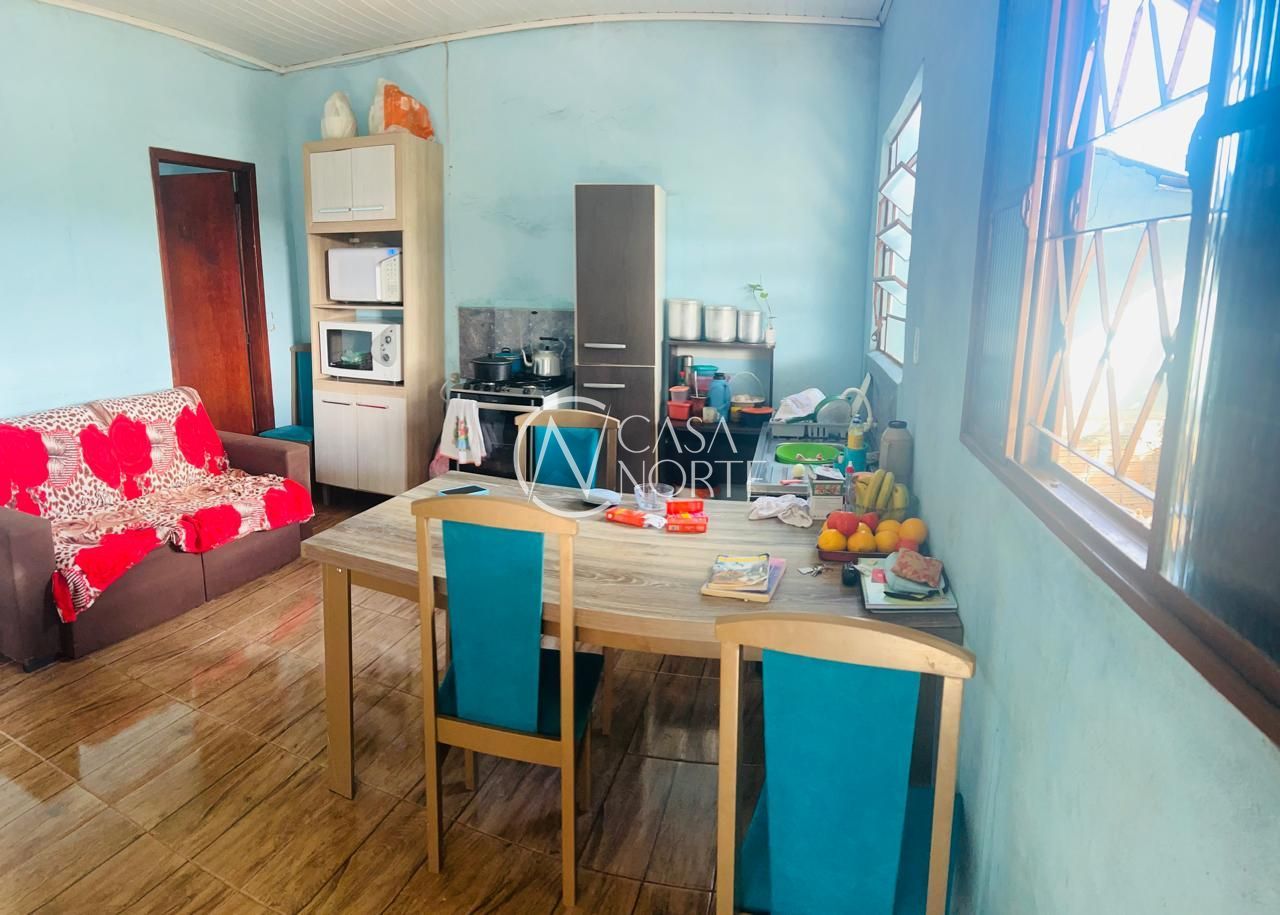 Casa à venda com 2 quartos, 102m², 1 vaga, Rua I no bairro Restinga em Porto Alegre