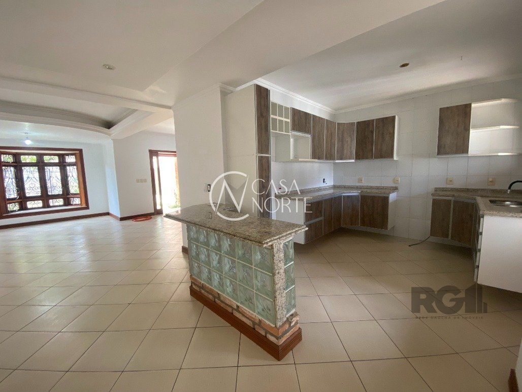 Casa à venda com 3 quartos, 150m², 1 suíte, 1 vaga, Rua Roberto Santini no bairro Hípica em Porto Alegre