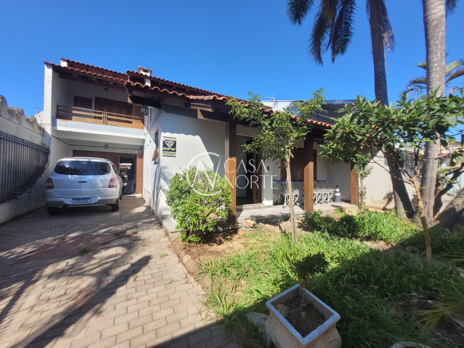 Casa à venda com 4 quartos, 333m², 1 suíte, 4 vagas, Rua Camaquã no bairro Camaquã em Porto Alegre