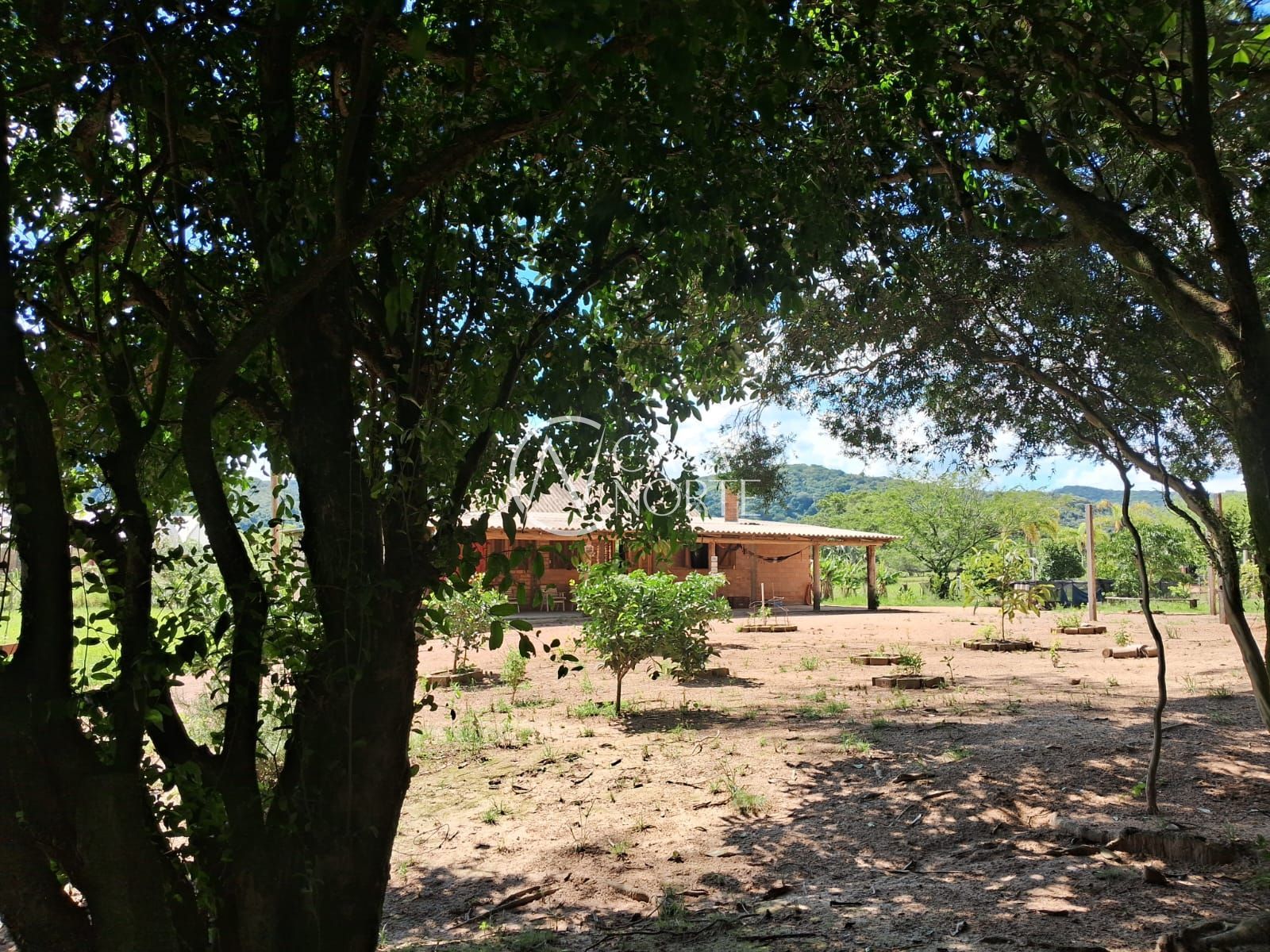 Sítio à venda com 3 quartos com 3000m², 10 vagas, Estrada da Taquara no bairro São Caetano em Porto Alegre