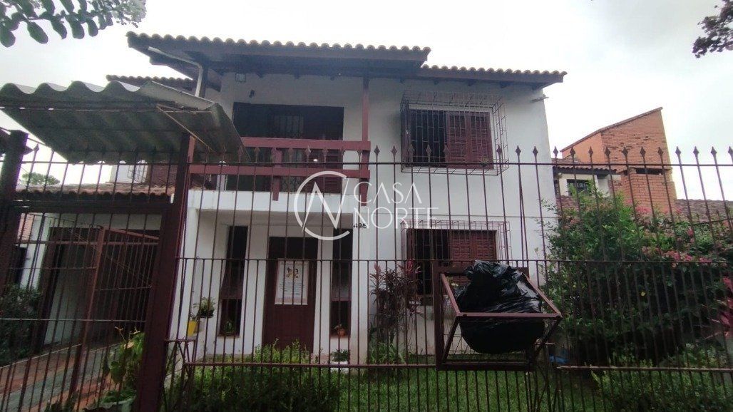 Casa à venda com 3 quartos, 143m², 1 suíte, 1 vaga, Avenida Celestino Bertolucci no bairro Aberta dos Morros em Porto Alegre