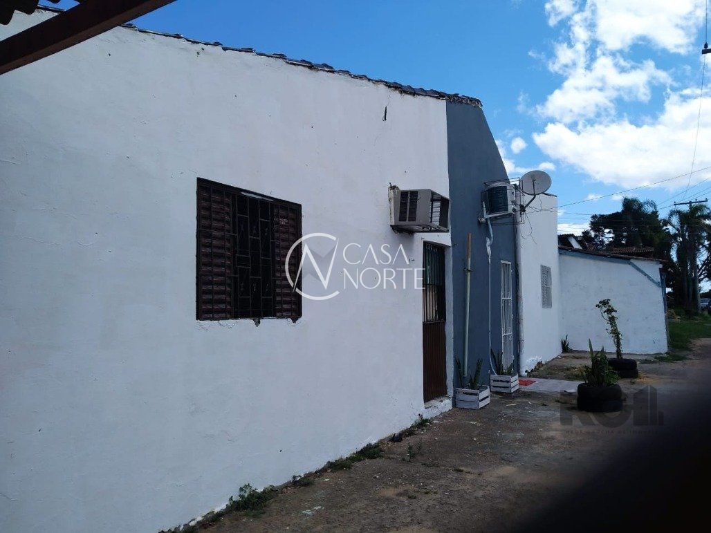 Casa Comercial à venda  com 150m², Avenida Ignês E. Fagundes no bairro Restinga em Porto Alegre