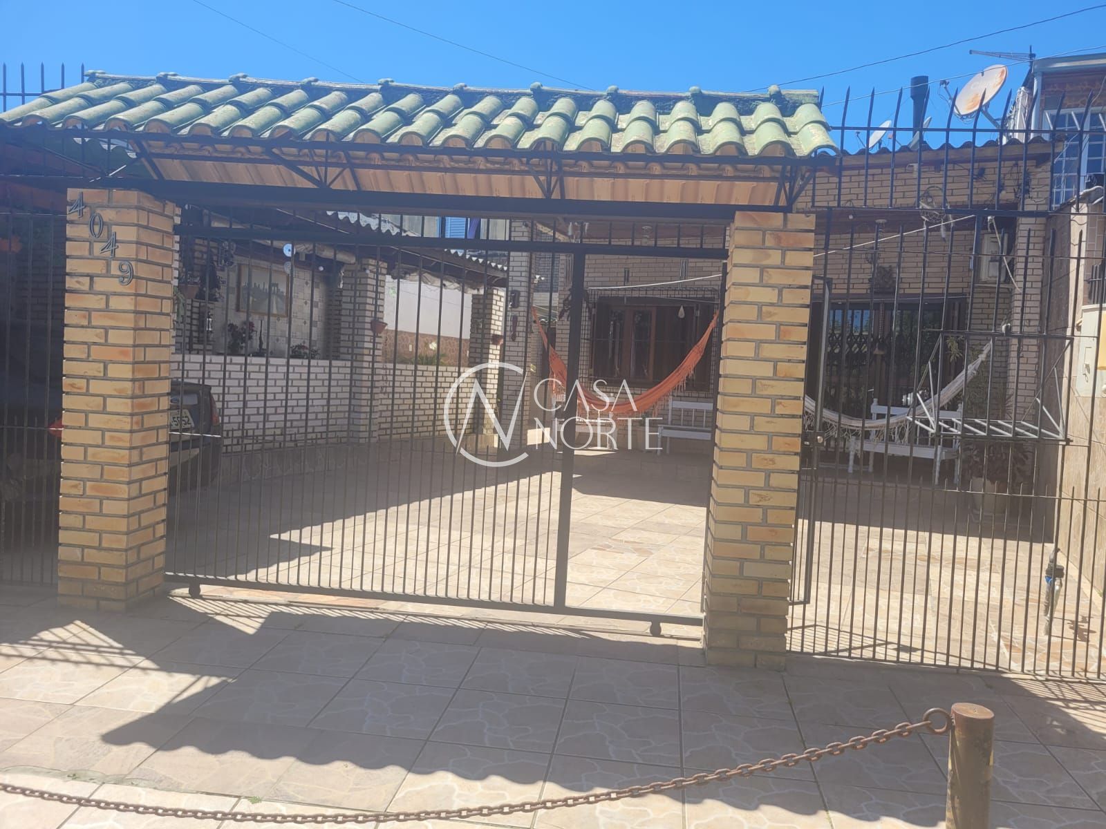 Casa à venda com 4 quartos, 100m², 3 vagas, Acesso Odeth Alves dos Santos Rosa no bairro Restinga em Porto Alegre