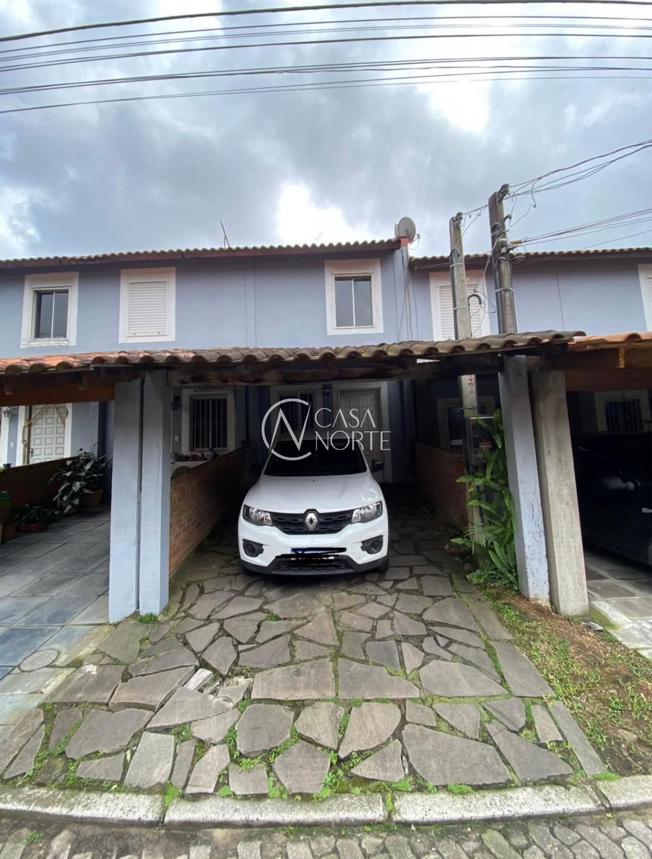 Sobrado à venda com 3 quartos com 85m², 1 vaga, Avenida Juca Batista no bairro Belém Novo em Porto Alegre