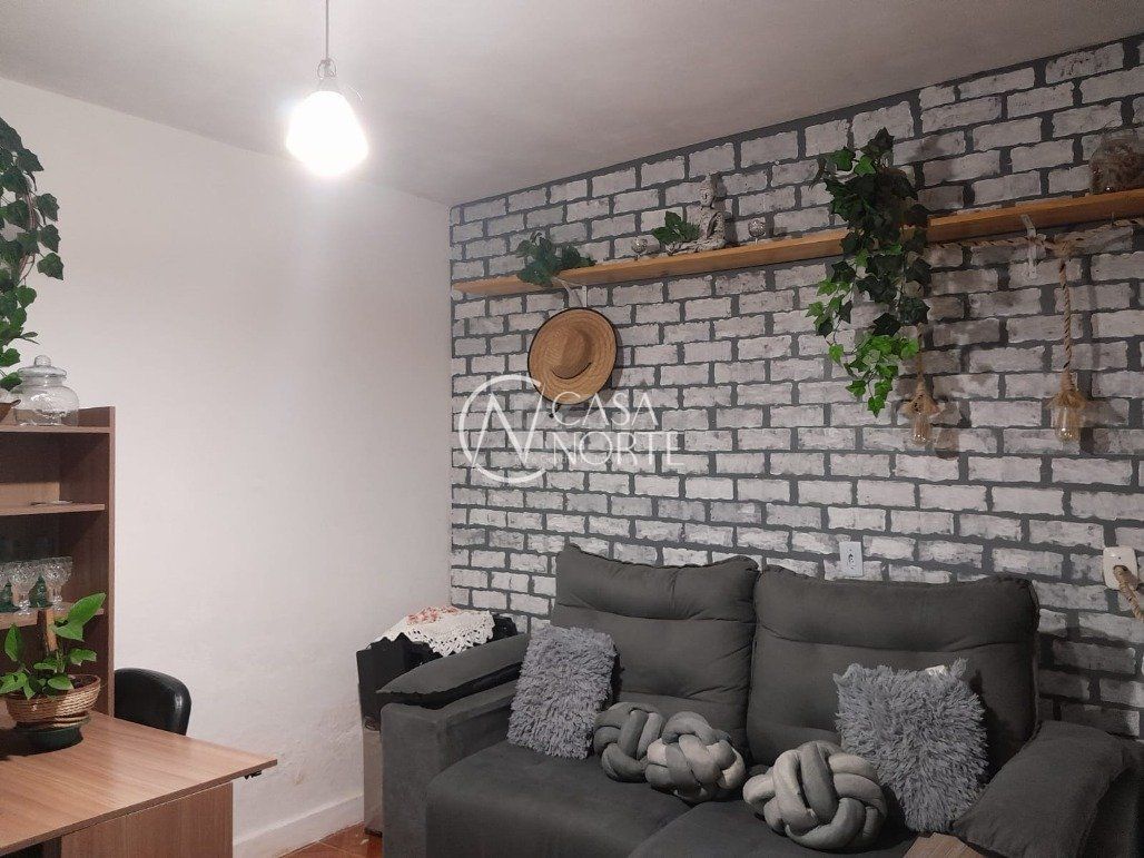 Casa à venda com 4 quartos, 160m², 1 vaga, Estrada Chácara do Banco no bairro Restinga em Porto Alegre