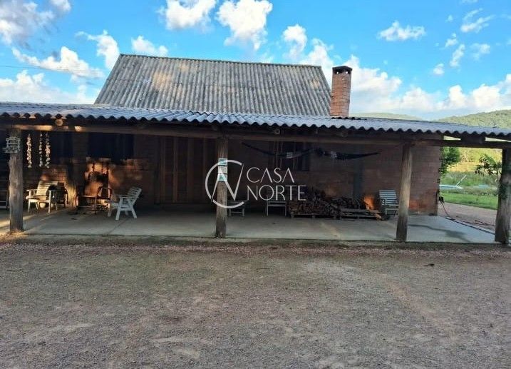 Sítio à venda com 3 quartos com 3000m², 10 vagas, Estrada da Taquara no bairro São Caetano em Porto Alegre