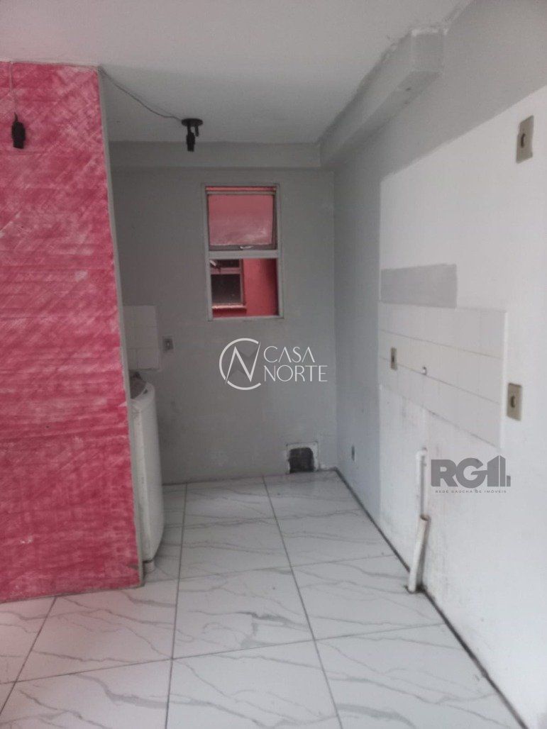 Apartamento à venda com 2 quartos, 43m², Avenida Edgar Pires de Castro no bairro Restinga em Porto Alegre