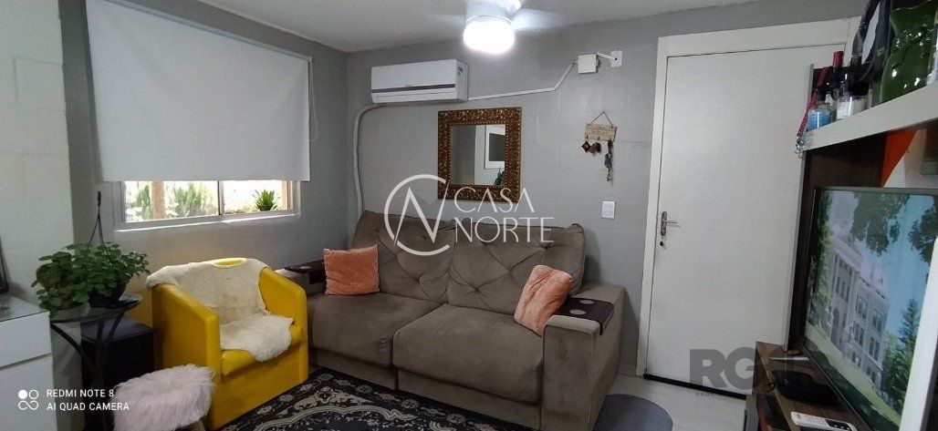 Apartamento à venda com 2 quartos, 42m², 1 vaga, Rua Império no bairro Vila Nova em Porto Alegre