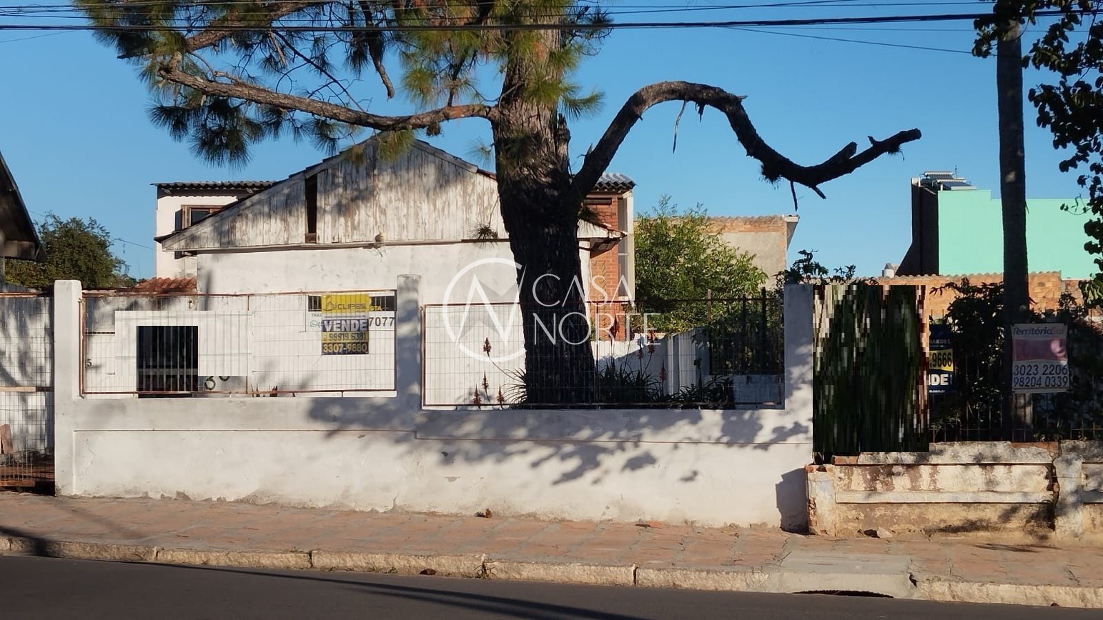 Terreno à venda  com 319m², Avenida Otto Niemeyer no bairro Tristeza em Porto Alegre